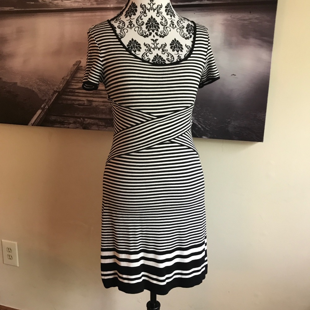 SALE MAX EDITION black white stripe dress